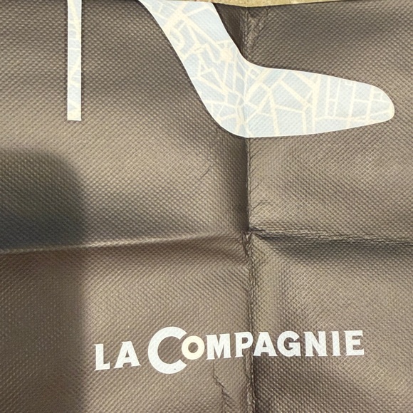 La Compagnie , Air France & Delta Travel Amenity Kits + Revive, clarins, RŌZ ++ - Picture 3 of 9